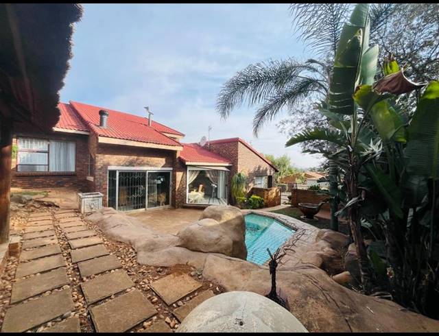 4 BEDROOM HOUSE FOR SALE IN MEYERSDAL
